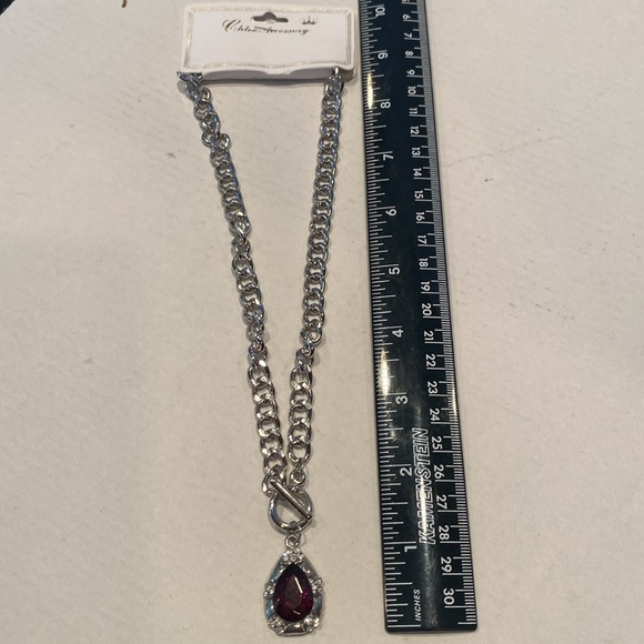 NWT Chloe Faux Ruby w/Rhinestones Pendant w/Heavy Silvertone Link Chain - Picture 4 of 4